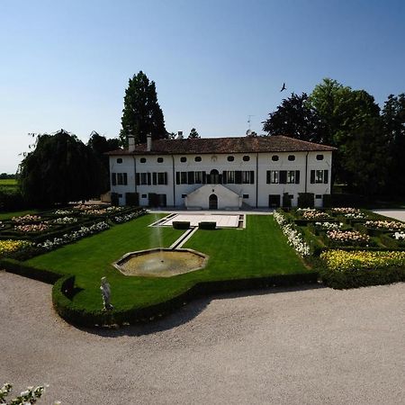 Borgo Dei Conti Della Torre Guest House Morsano al Tagliamento Exterior photo