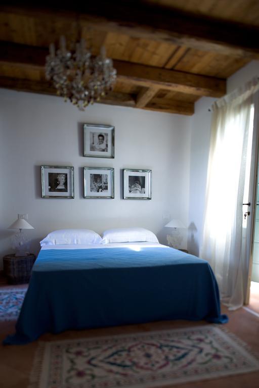 Borgo Dei Conti Della Torre Guest House Morsano al Tagliamento Room photo